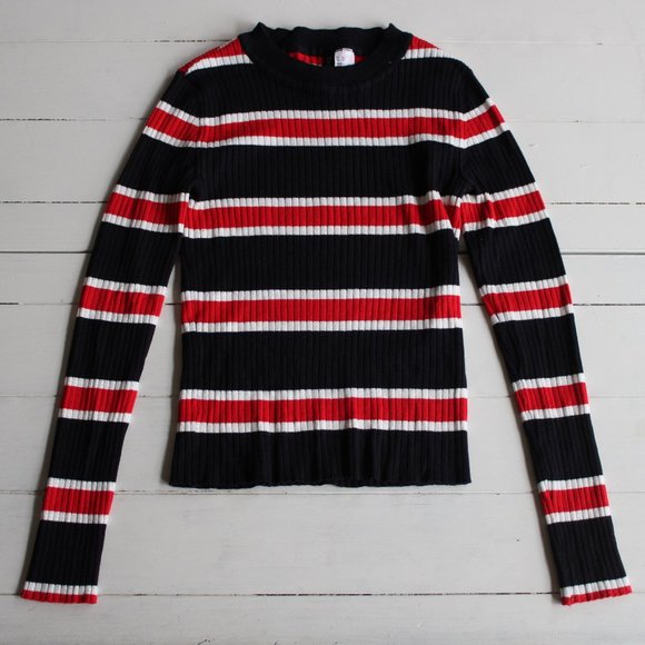 Cropped Ribbed Long Sleeve With Red, Blue and White Stripes - Picture 2 of 6